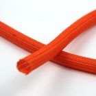 ワイヤーのために割れた編みこみにスリーブを付けることを包んでいるオレンジ ペット自己は保護を利用する