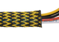 ケーブル ハーネスのためにスリーブを付けている黒い拡張できる編みこみの電線の覆いペット